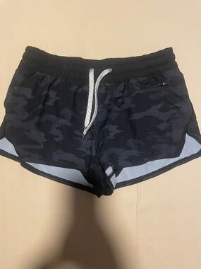 Vuori athletic shorts